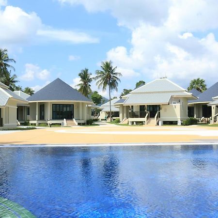 Wis Beach Khanom Exteriör bild