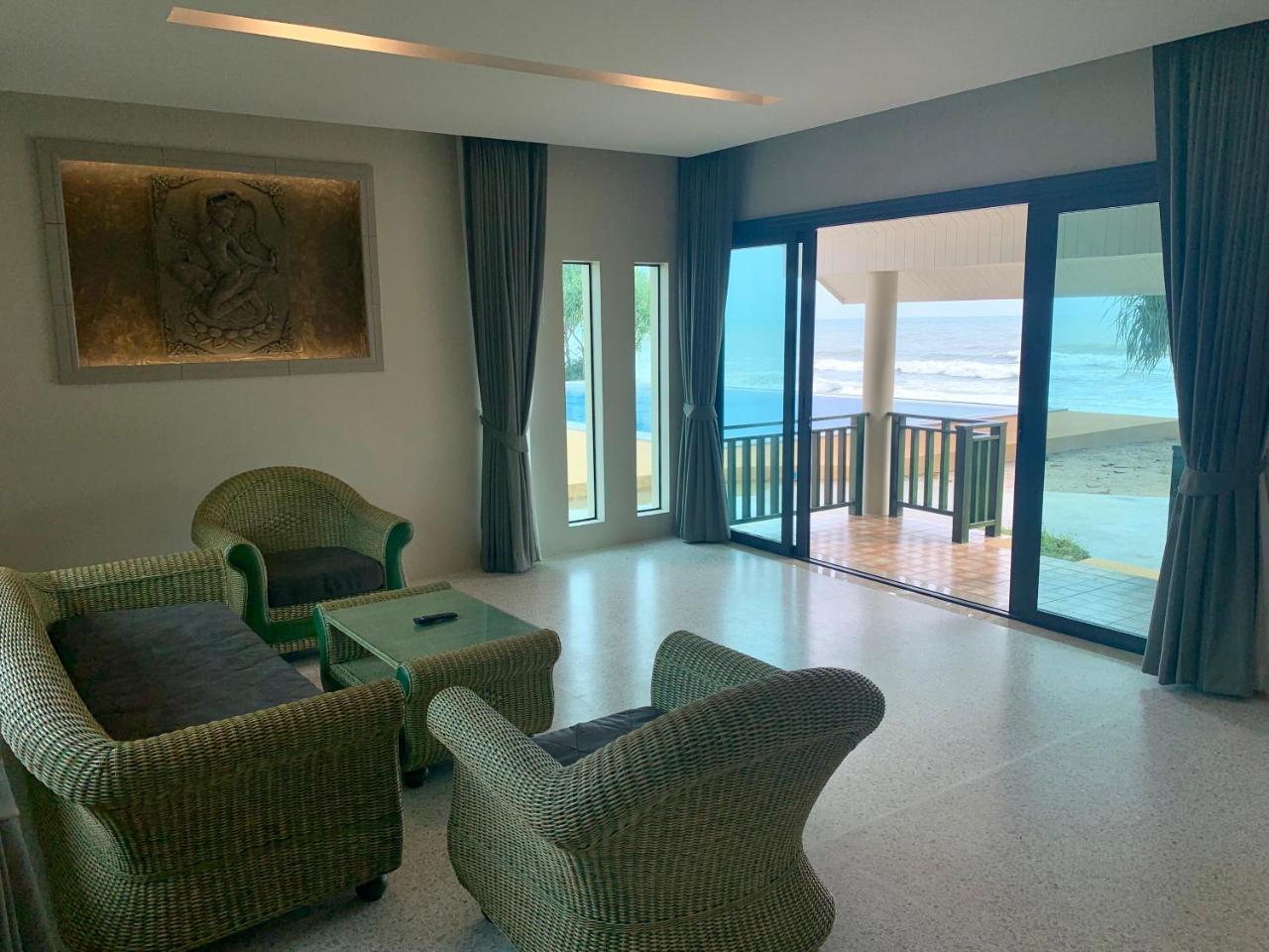 Wis Beach Khanom Exteriör bild