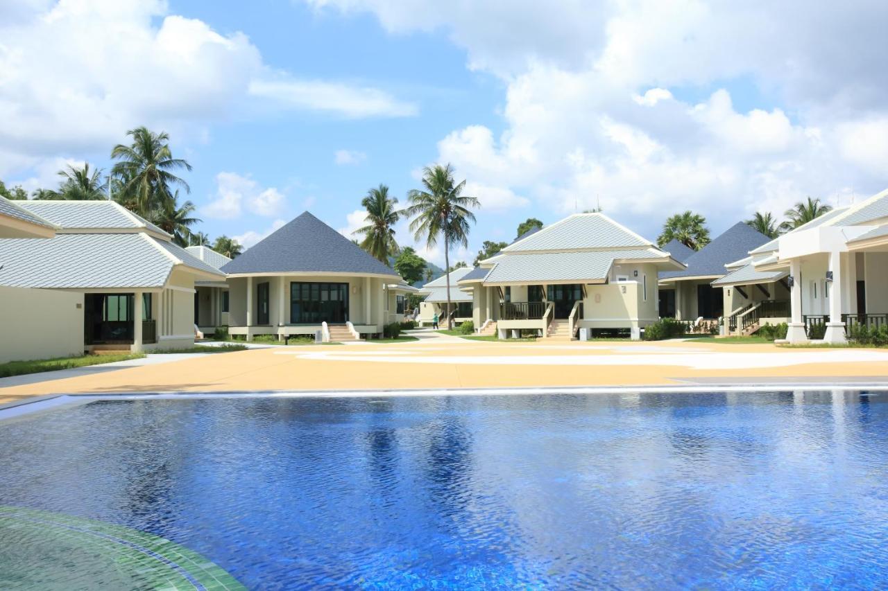 Wis Beach Khanom Exteriör bild